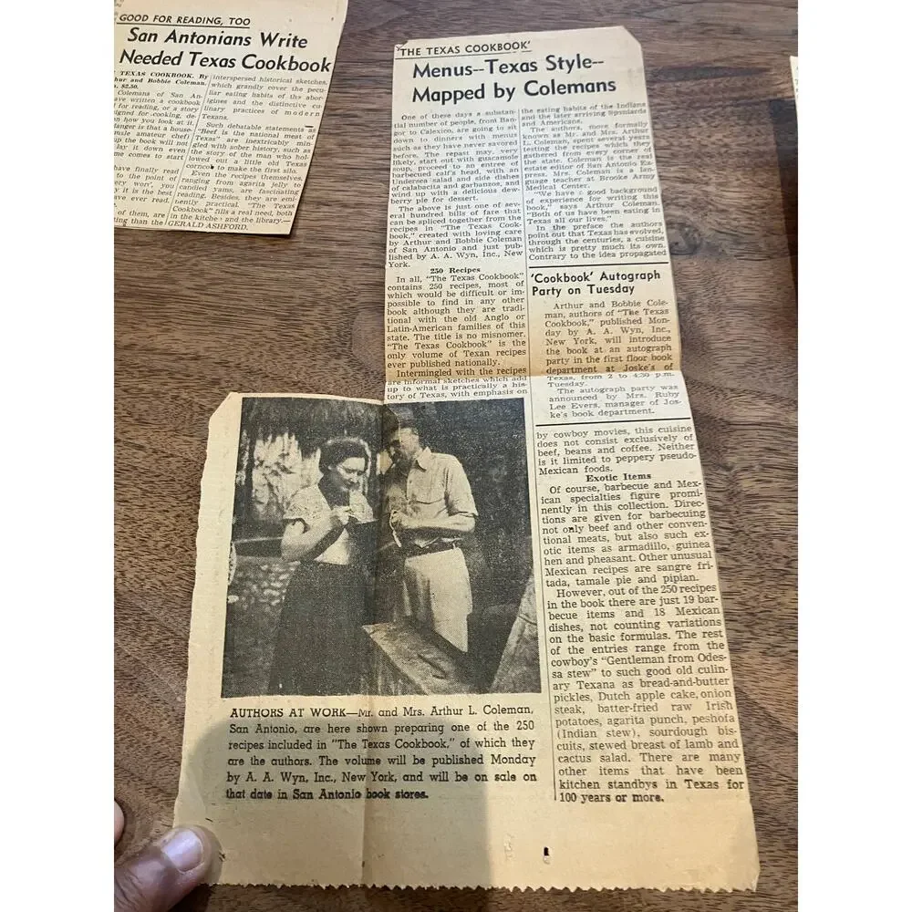 Texas Cookbook Arthur & Bobbie Coleman 1949 + Newspaper Articles‎ and Recipes